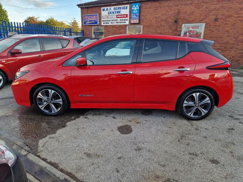 NISSAN LEAF