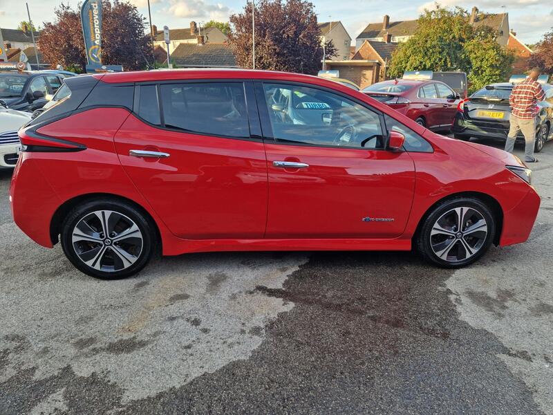 NISSAN LEAF